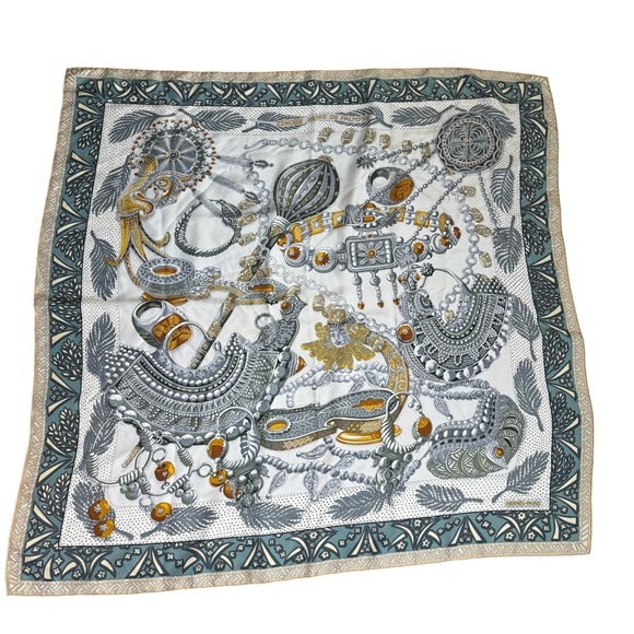 HERMES silk Zenobie Reine De Palmyre Scarf - Picture 1 of 6